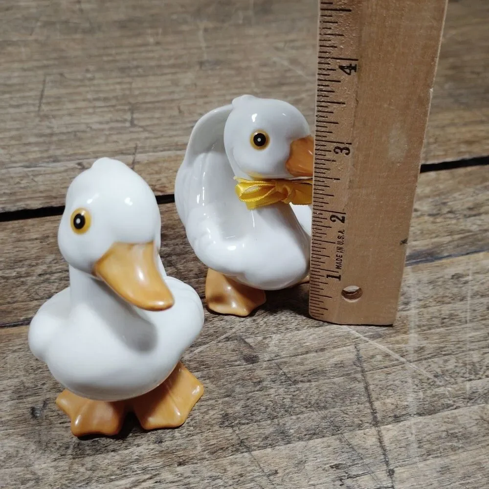 Vintage Homeco Ducks Set Of 2 White Ceramic 3.25” Tall Birds Collectibles Decor